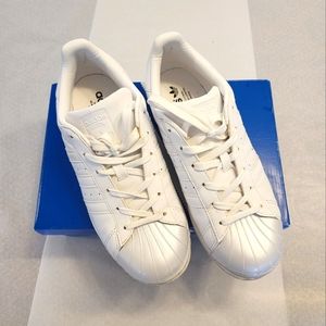 Adidas Superstar Shoes | US 7.5